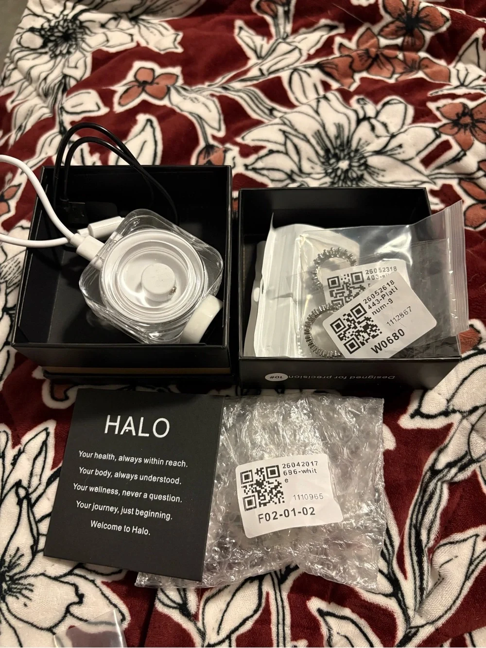 Halo Smart Ring in White with Black Interior